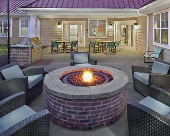 Everything You Need For The Perfect Vacation! Free Breakfast and Parking! - Avon - Patio