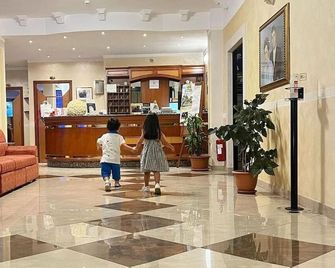 Hotel Euro San Giovanni Rotondo - San Giovanni Rotondo - Resepsjon