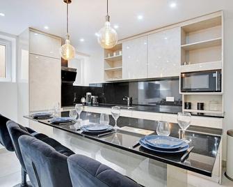 Cosy apartment 4P-1BR Flandre-Crimée - París - Cuina