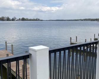 The \'Inn\' at Buckeye Lake - #1 On the Water! - Millersport - Balcony