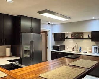 The Conclave Experience - 2 bed, 1.5 Bath - Indianápolis - Cocina