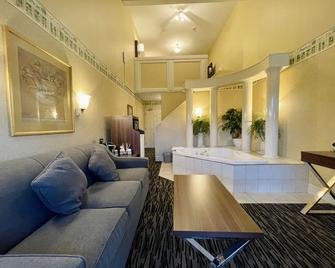 Fernie Stanford Resort - Fernie - Living room