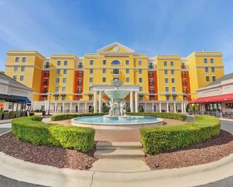 Hampton Inn & Suites Charlotte/SouthPark at Phillips Place - Charlotte - Building