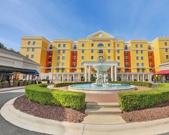 Hampton Inn & Suites Charlotte/SouthPark at Phillips Place - Charlotte - Building