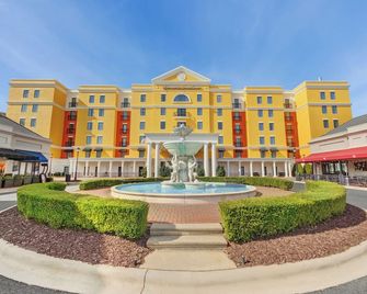 Hampton Inn & Suites Charlotte/SouthPark at Phillips Place - שרלוט - בניין