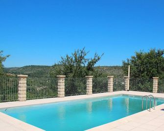Quiet holiday home in Les Vans with pool - Les Vans - Pool