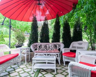 Stone Maiden Inn - Stratford - Patio
