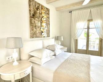 Speires suites - Irakleia - Bedroom
