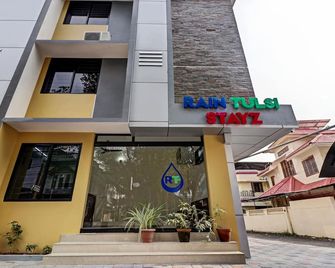 Itsy Hotels Rain Tulsi Stayz, Palarivattom Junction - Ernakulam - Building