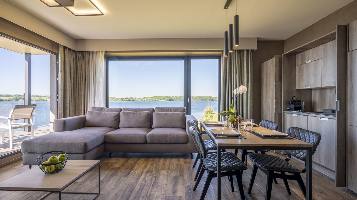 Golden Lakes Hotel