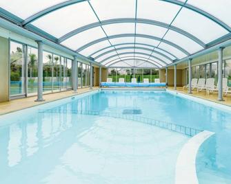 Maisonnette familiale à 1km de la plage + piscine - Morgat