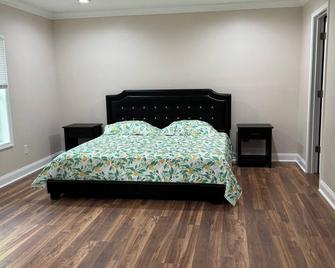 Spacious and kid-friendly location; conveniently located to meet your needs. - Blytheville - Спальня