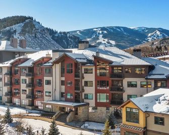 Riverfront Lodge 111 by East West Hospitality - Avon - Budynek