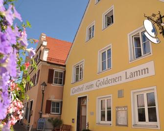 Hotel Gasthof zum Goldenen Lamm - Harburg - Building