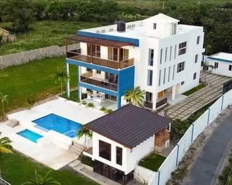 Luxury BeachFront Villa with Private pool and Ocean View! - Villa Isabela - Edificio