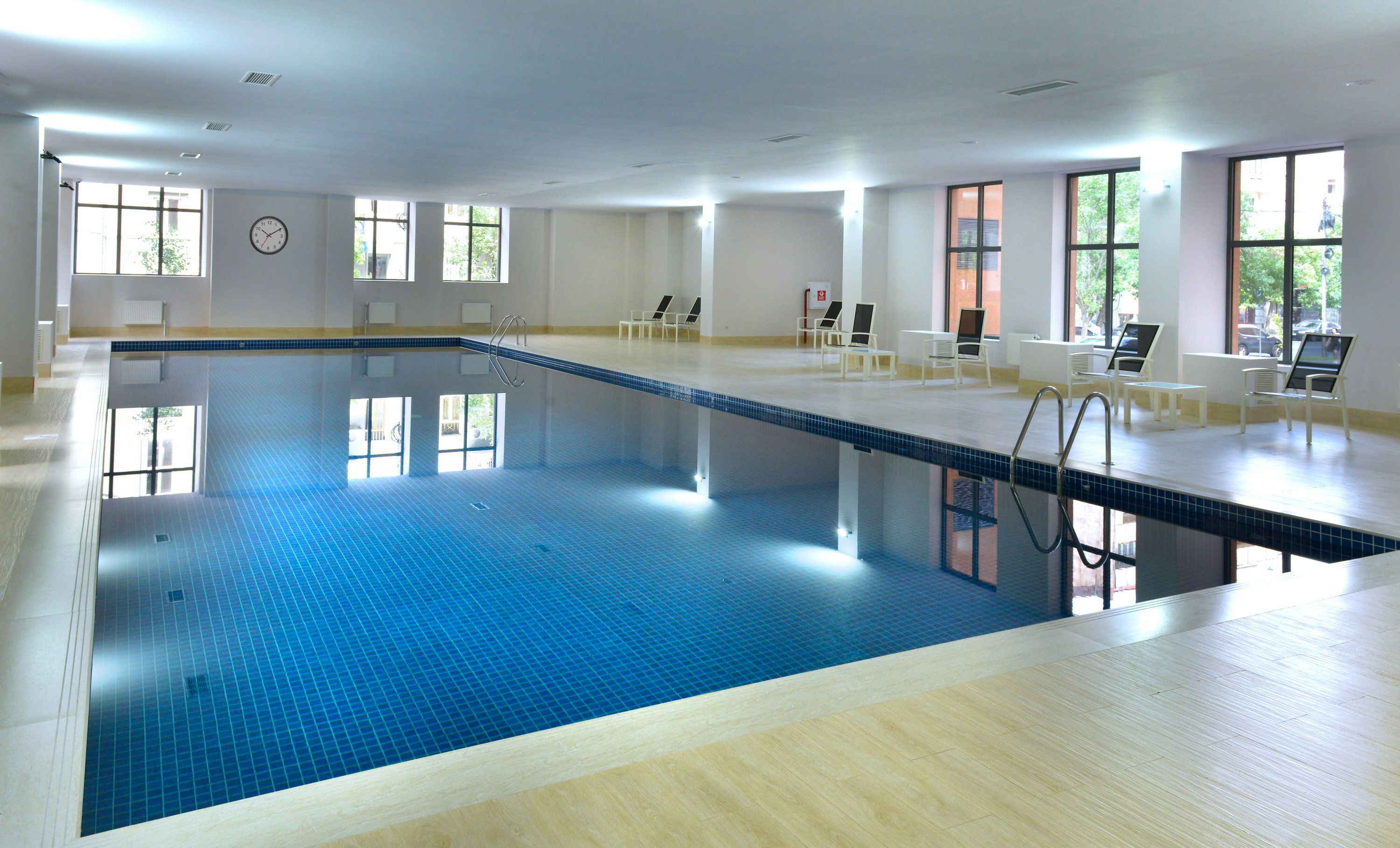 Ani Grand Hotel Yerevan - ירבאן - בריכה