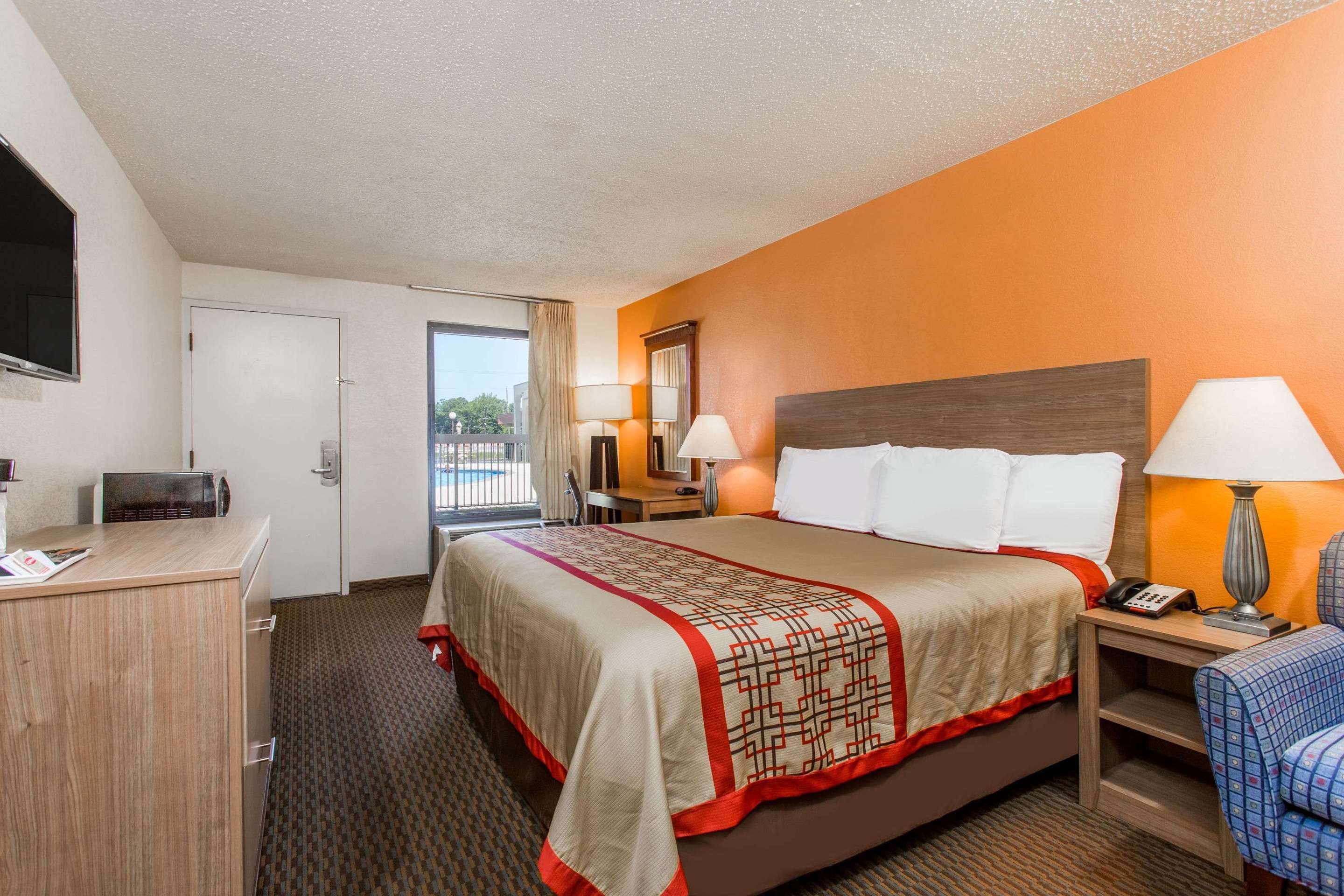 Days Inn by Wyndham Norfolk Airport - Norfolk - Schlafzimmer