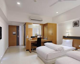 Hi 5 Hotel & Experience - Nasik - Soveværelse