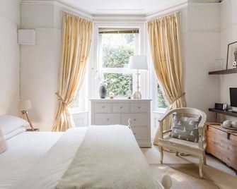 Rustic Revived Victorian Seaside Retreat - Bournemouth - Bedroom