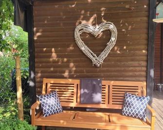 Vacation home Om Ringel - 5-bed vacation home shower/WC, 3 bedrooms - Euskirchen - Innenhof