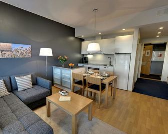 Forenom Serviced Apartments Tampere Pyynikki - Tampere - Bedroom
