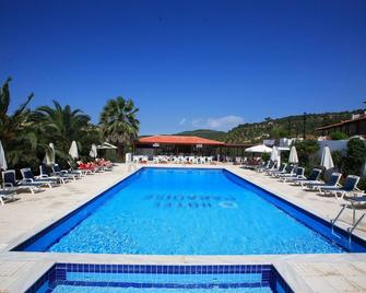 Hotel Paradise - Katsaros - Pool