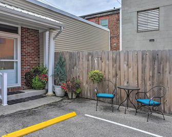 Cheerful Tiffin Digs in the Heart of Downtown - Tiffin - Patio