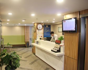 Joyinn - Beijing - Front desk