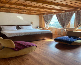 Woodside Retreat Pangot - Dhanachuli - Habitación