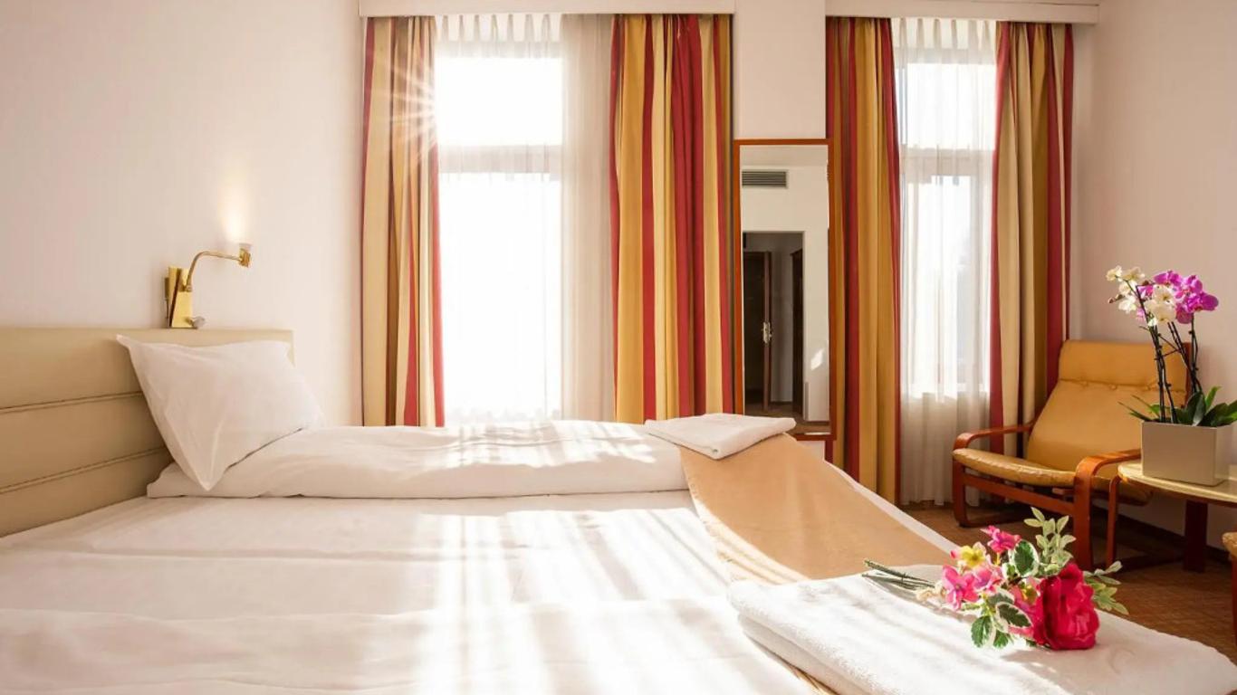Hotel Dana 2