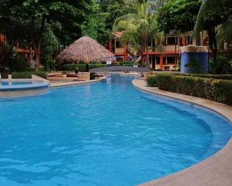 Room in Condo - Nice condo to vacation in Playas del Coco - Coco - Piscina
