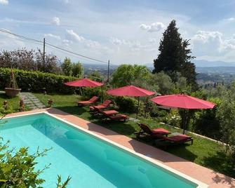 Romantic master bedroom in 18th-century villa - Ponte Buggianese - Piscine
