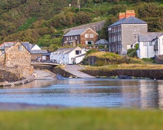Boscastle House - Boscastle