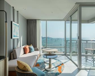 Holiday Inn Pattaya By IHG - פאטאיה - סלון