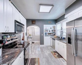 The Charming Chestnut - Arkansas City - Kuchyň