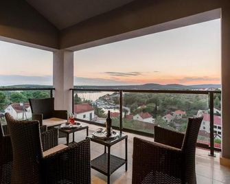 Villa Toma - Private Estate - Milna (Brač) - Balkon