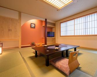 Ryokan Tarobee - Yuzawa - Dining room