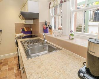 Blacksmith Cottage - Appleby-in-Westmorland - Kitchen