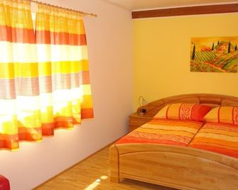 Winzerzimmer - Weingut Tinhof - Eisenstadt - Bedroom