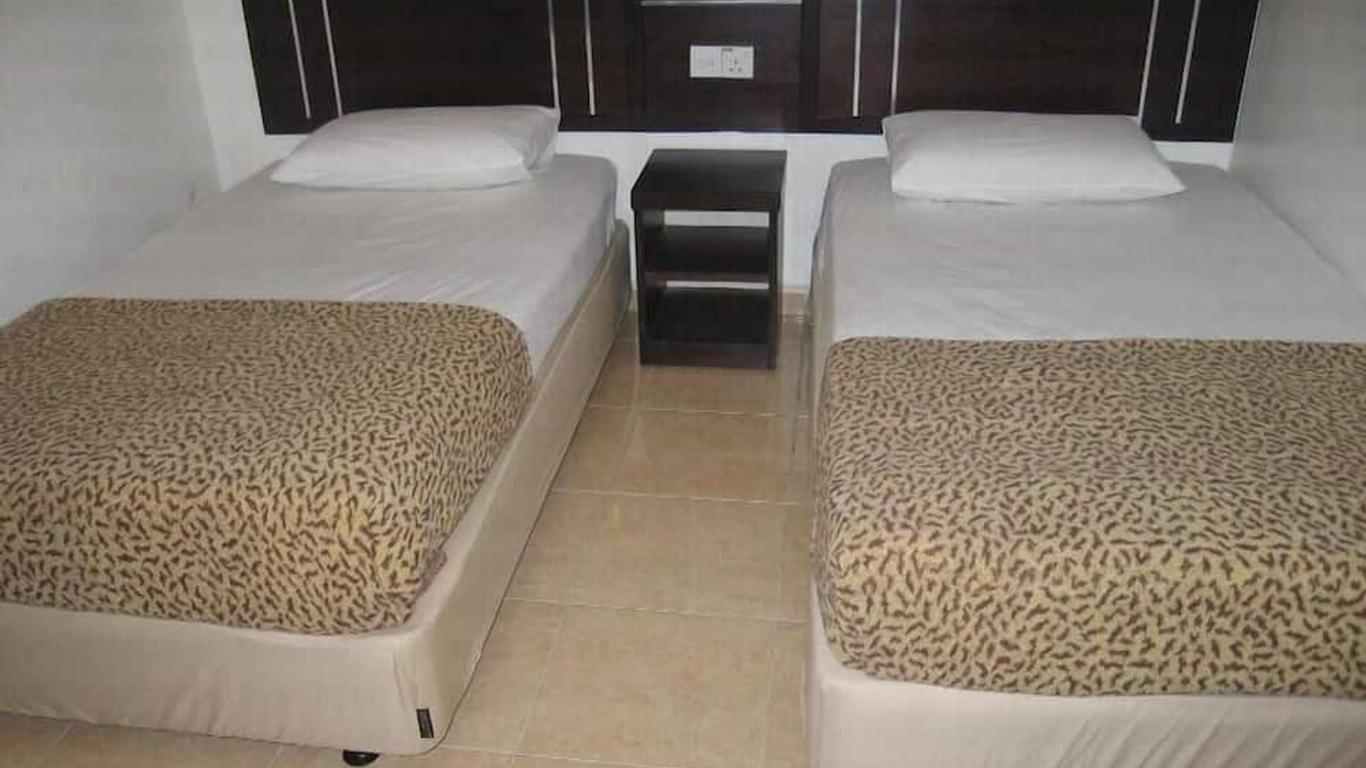 راينبو هوتل