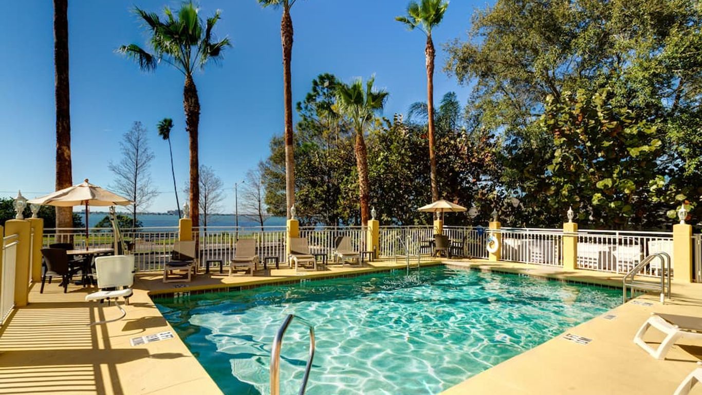 Comfort Suites Clearwater - Dunedin