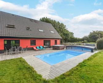 Stunning Home In Saint-Denoeux - Loison-sur-Créquoise - Piscina