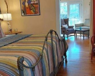 Hayward Garden Cottage - Little Rock - Bedroom