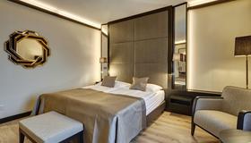 Hotel Alpina Luzern - Lucerne - Bedroom