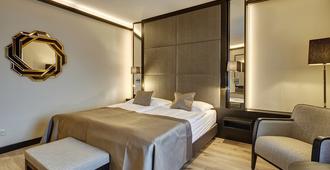 Hotel Alpina Luzern - לוצרן - חדר שינה