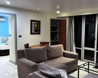 De Vos On The Park - Suva - Living room