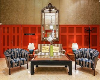 دفوراك سبا آند ويلنيس - كارلوفي فاري - ردهة