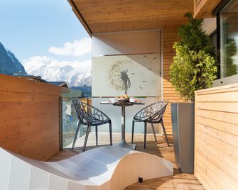 Lederer Boutique Hotel - קאפרון - מרפסת