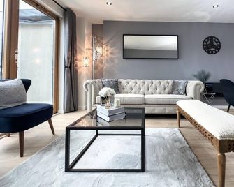 里茲中央頂層房飯店 - 列斯 - 客廳