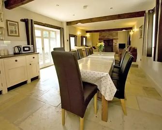 The Rindle - Leek - Essbereich